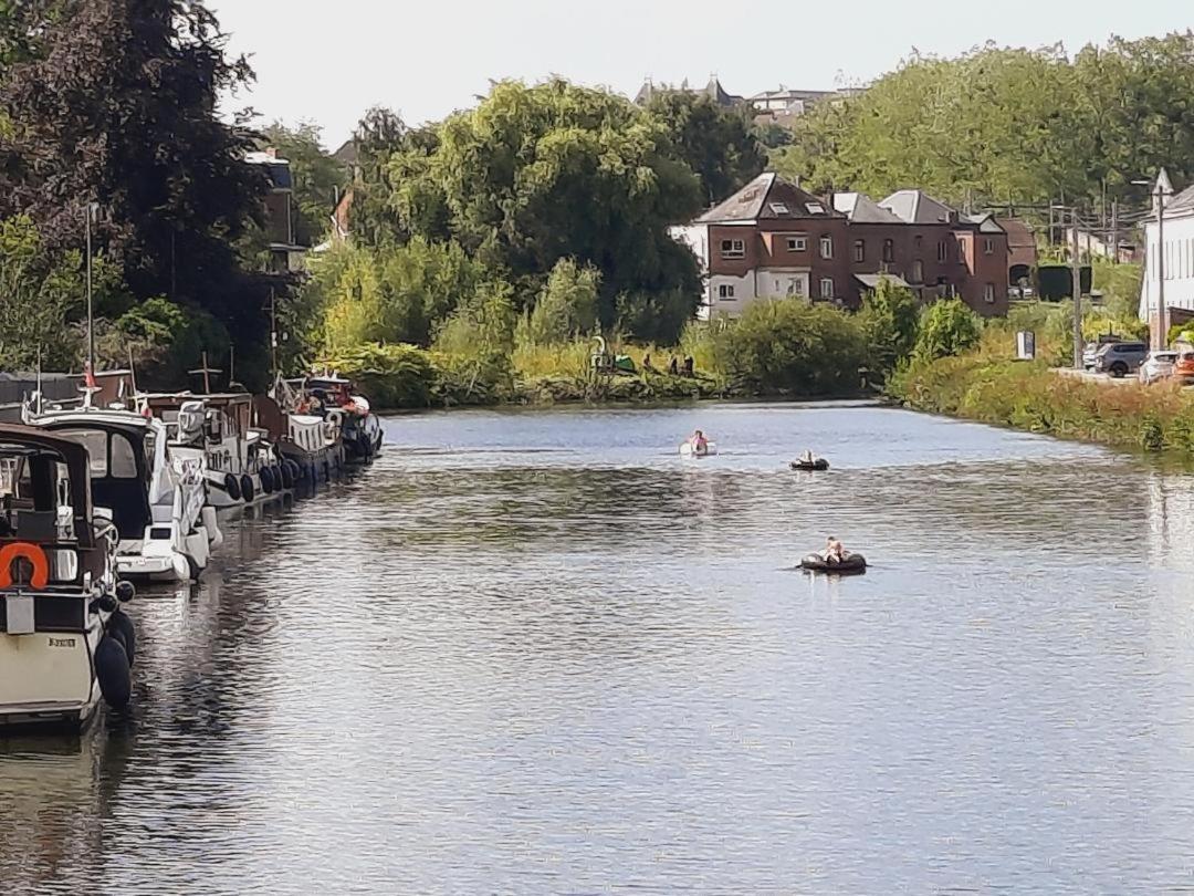 Gite Le Sambre Thuin Exteriör bild