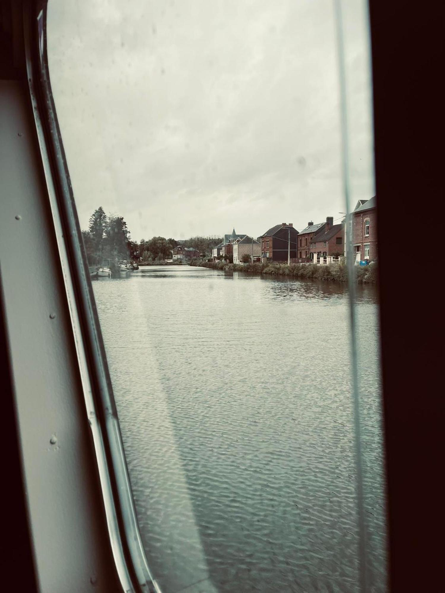 Gite Le Sambre Thuin Exteriör bild